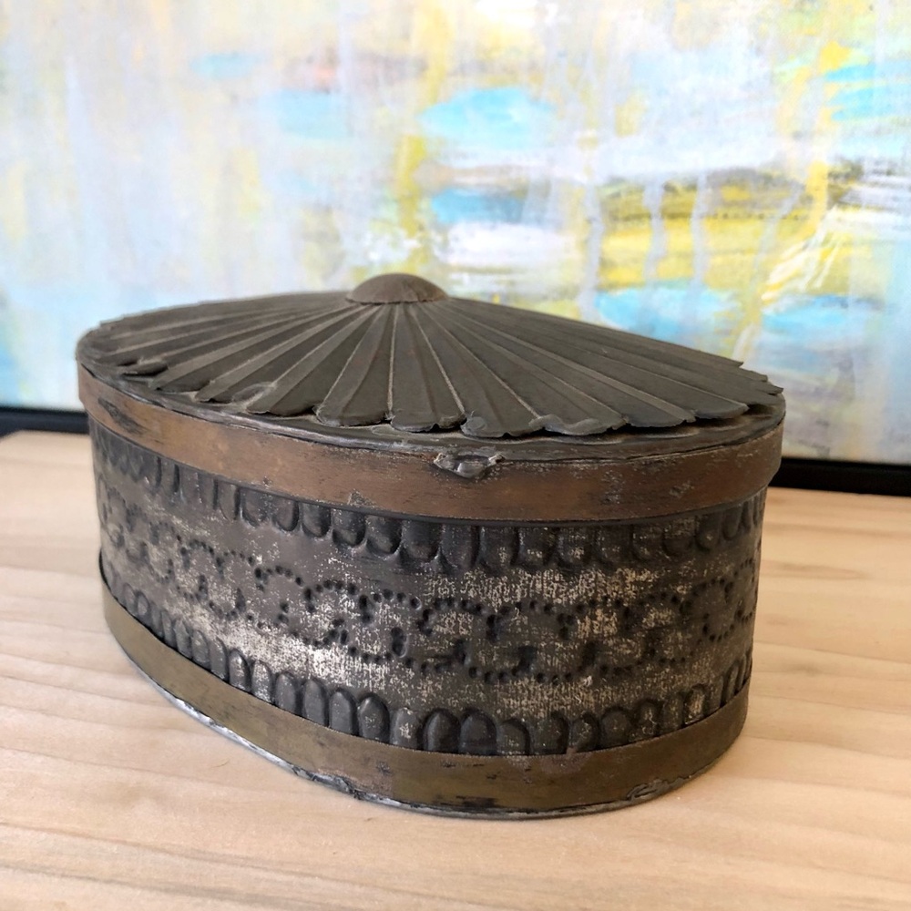 Vintage Lidded Oval Tin Box